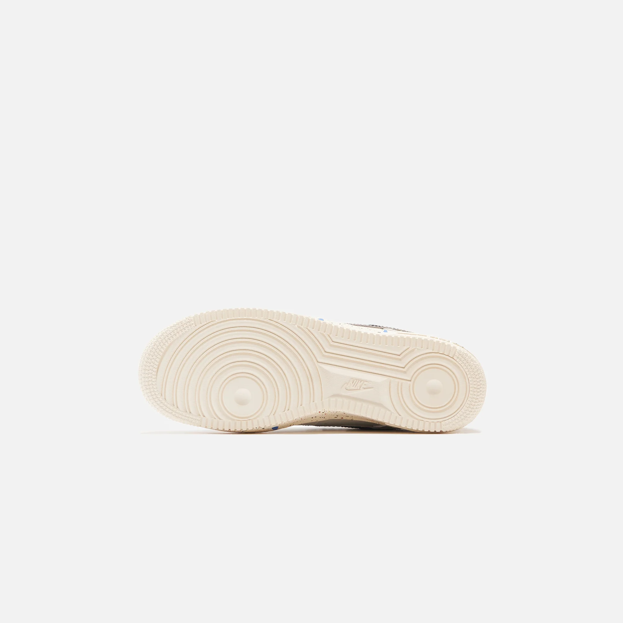 Nike Air Force 1 `07 LV8 - Light Bone / Black Sail / Black - Image 5